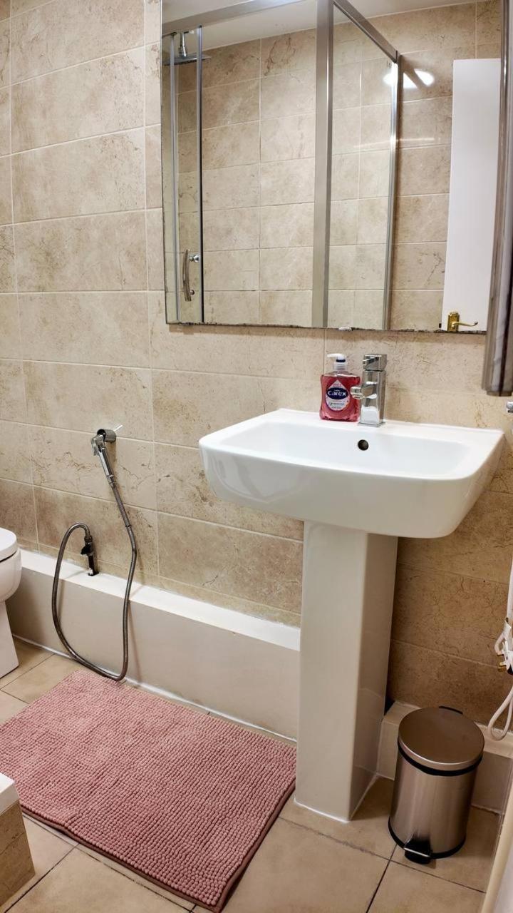 Spacious 5br 3ba Duplex In Prime Zone 2 Near Tube And River Appartement *