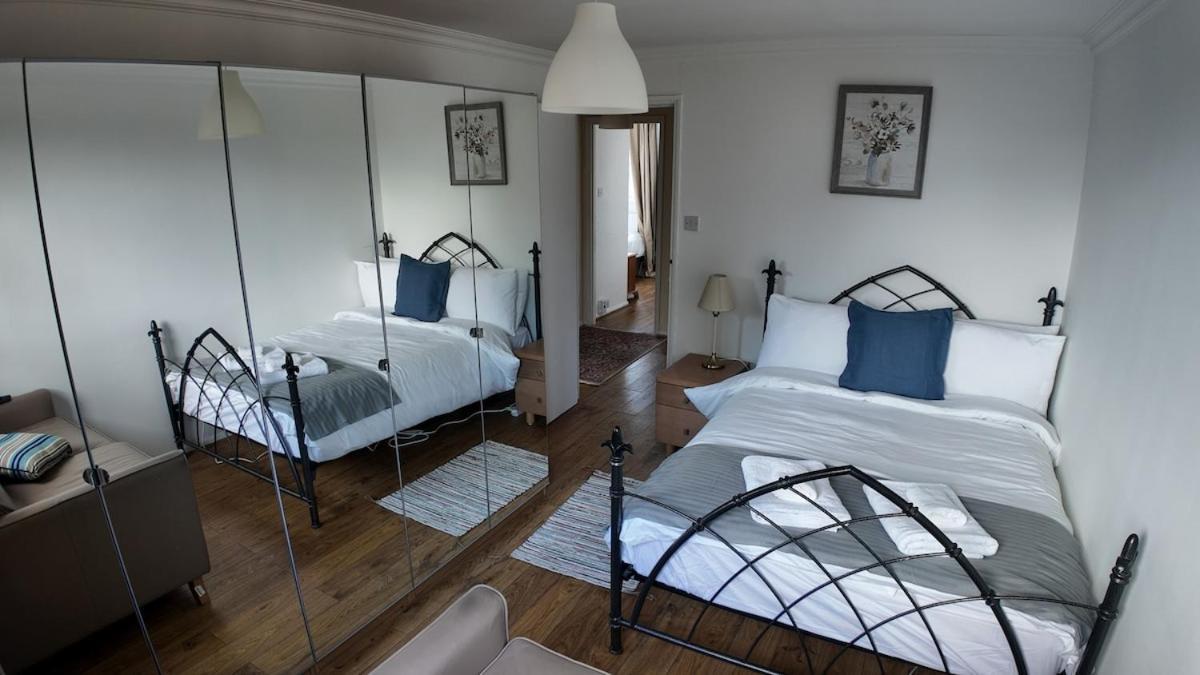Spacious 5br 3ba Duplex In Prime Zone 2 Near Tube And River Londres