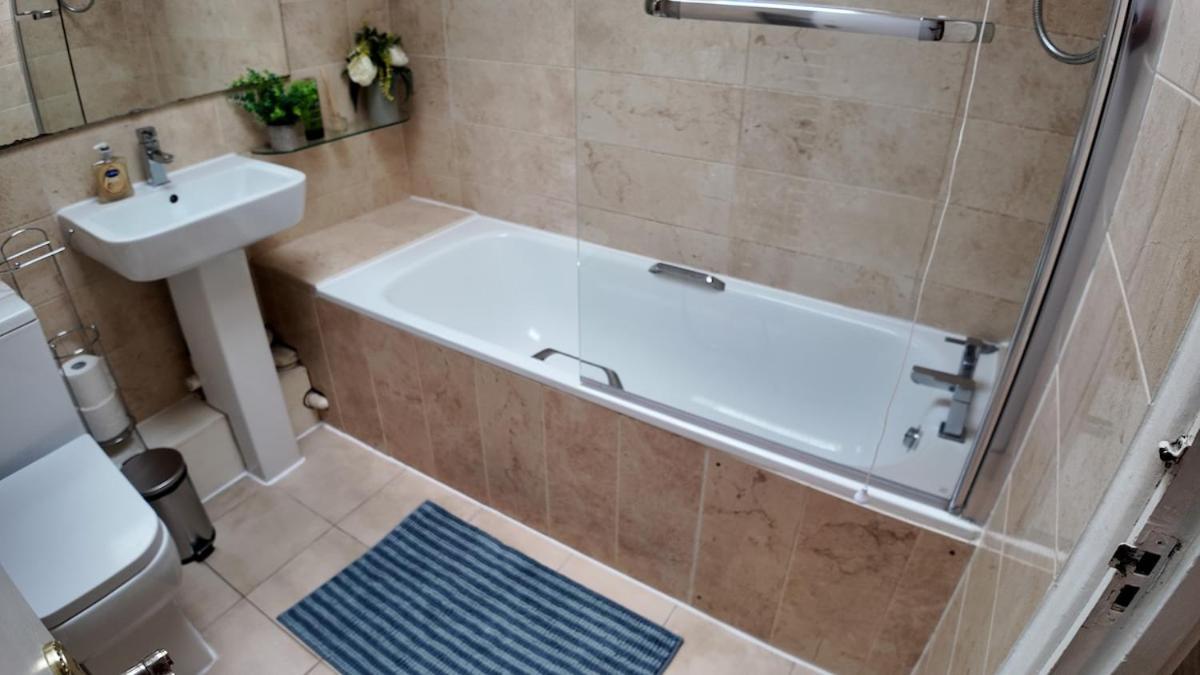Spacious 5br 3ba Duplex In Prime Zone 2 Near Tube And River Apartamento Londres