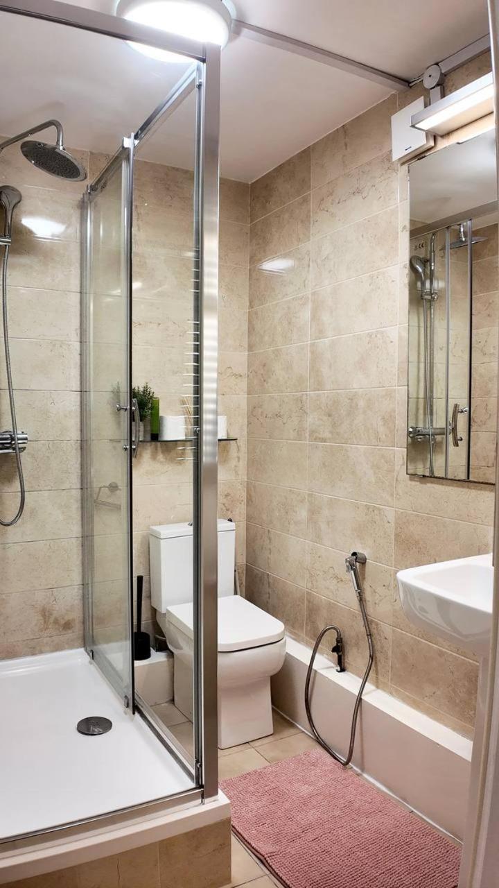 Spacious 5br 3ba Duplex In Prime Zone 2 Near Tube And River * Londres